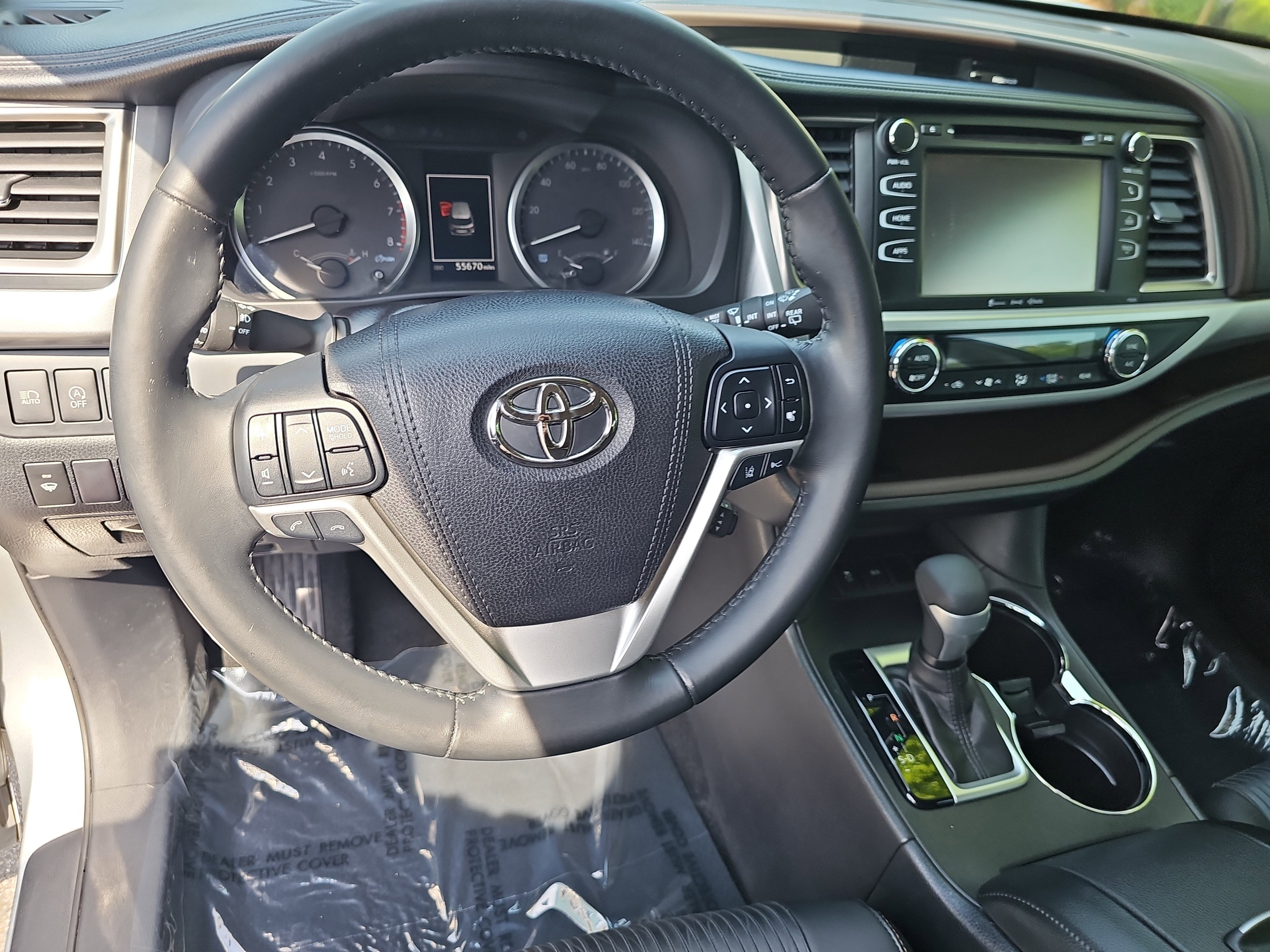 Used 2017 Toyota Highlander Plus FWD image 18
