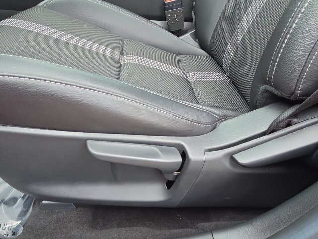 Used 2025 MAZDA CX-50 AWD 2.5 S w/ Cargo Package image 11