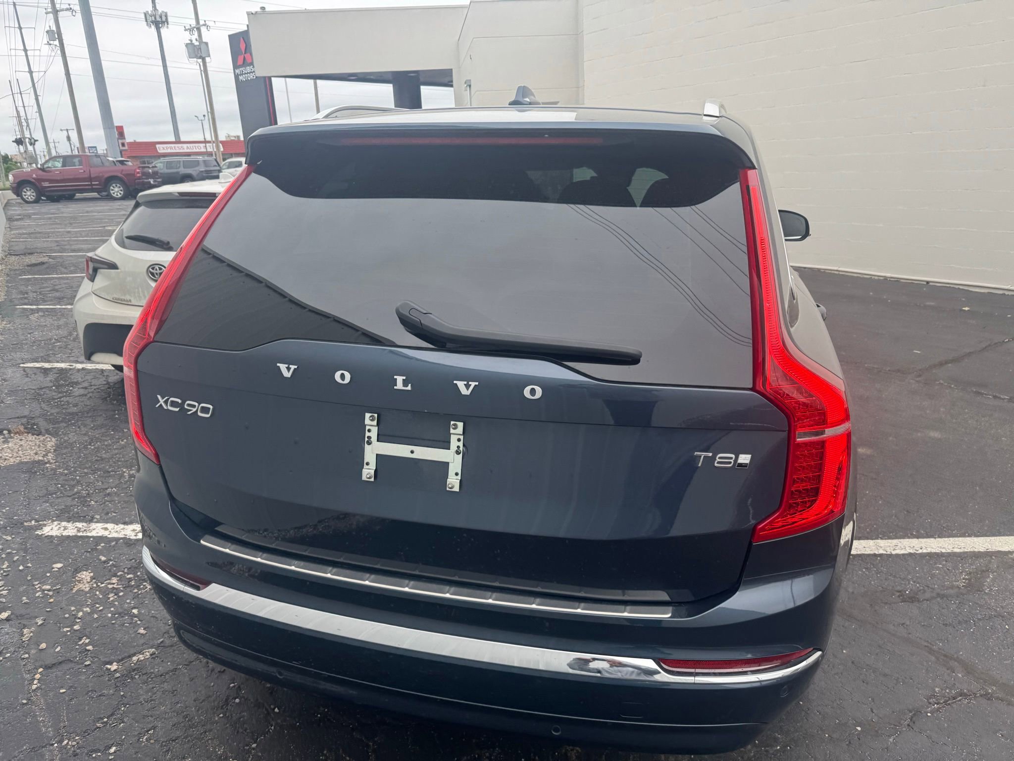 Used 2025 Volvo XC90 T8 Plus w/ Protection Package Premier AWD/4WD image 6