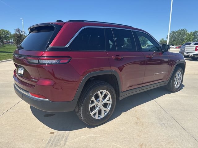 Used 2023 Jeep Grand Cherokee Limited w/ Luxury Tech Group II AWD/4WD image 40