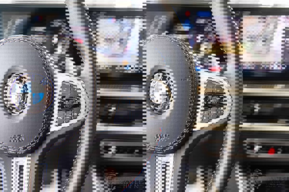 Used 2025 BMW X5 M60i image 28