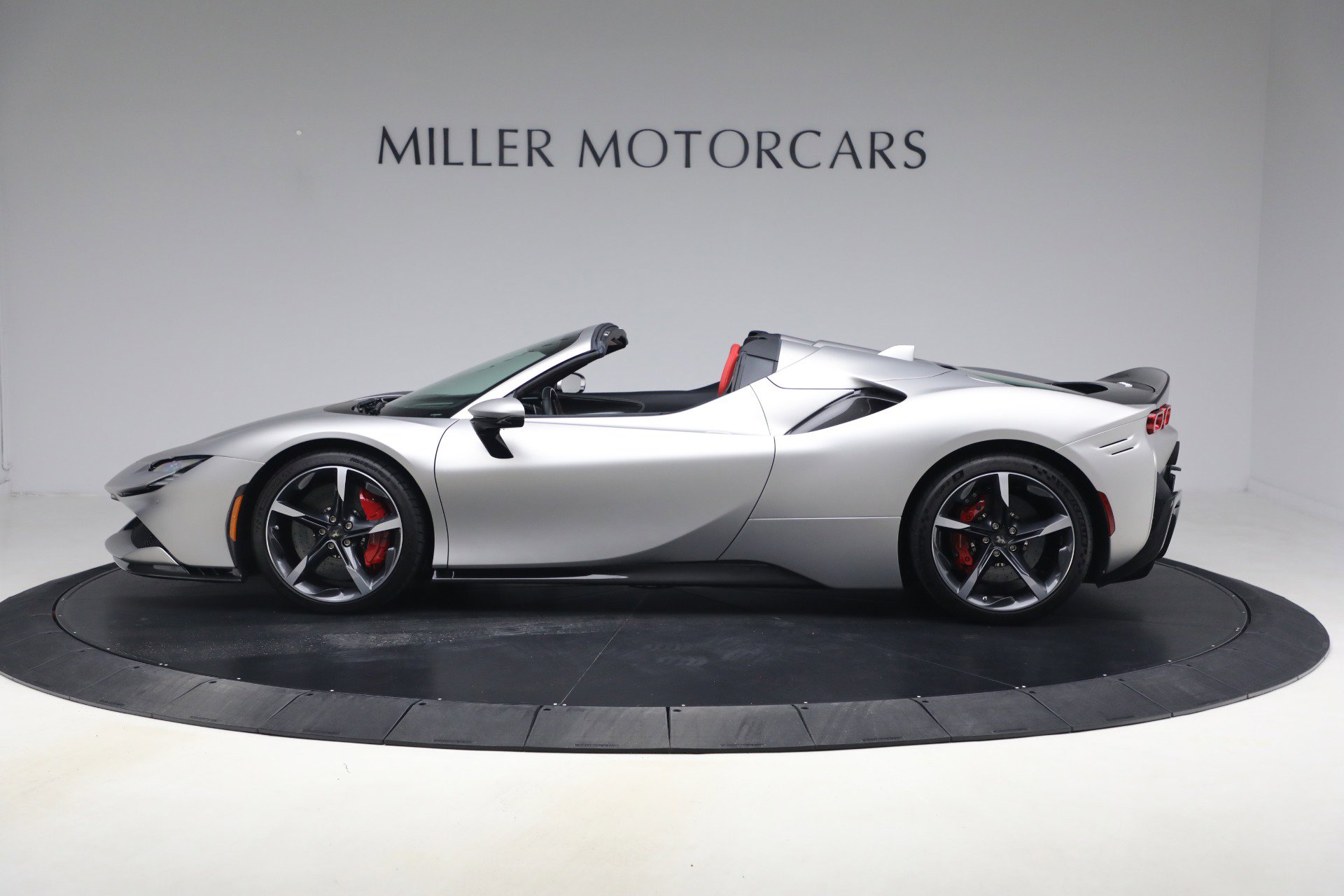 Certified 2023 Ferrari SF90 Spider AWD/4WD image 4