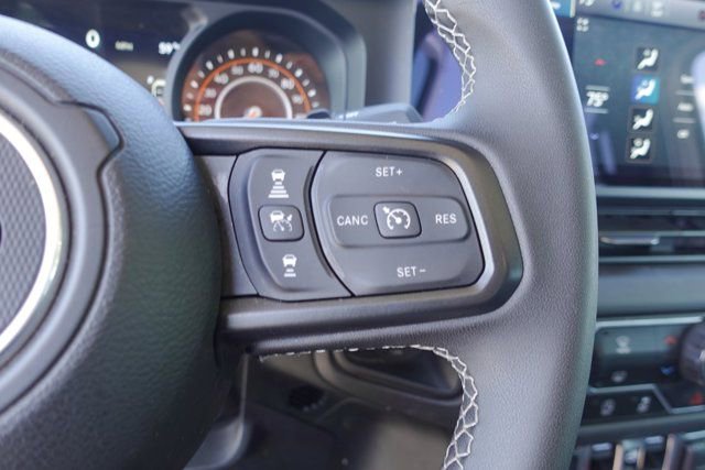 Used 2025 Jeep Wrangler Unlimited Rubicon AWD/4WD image 16