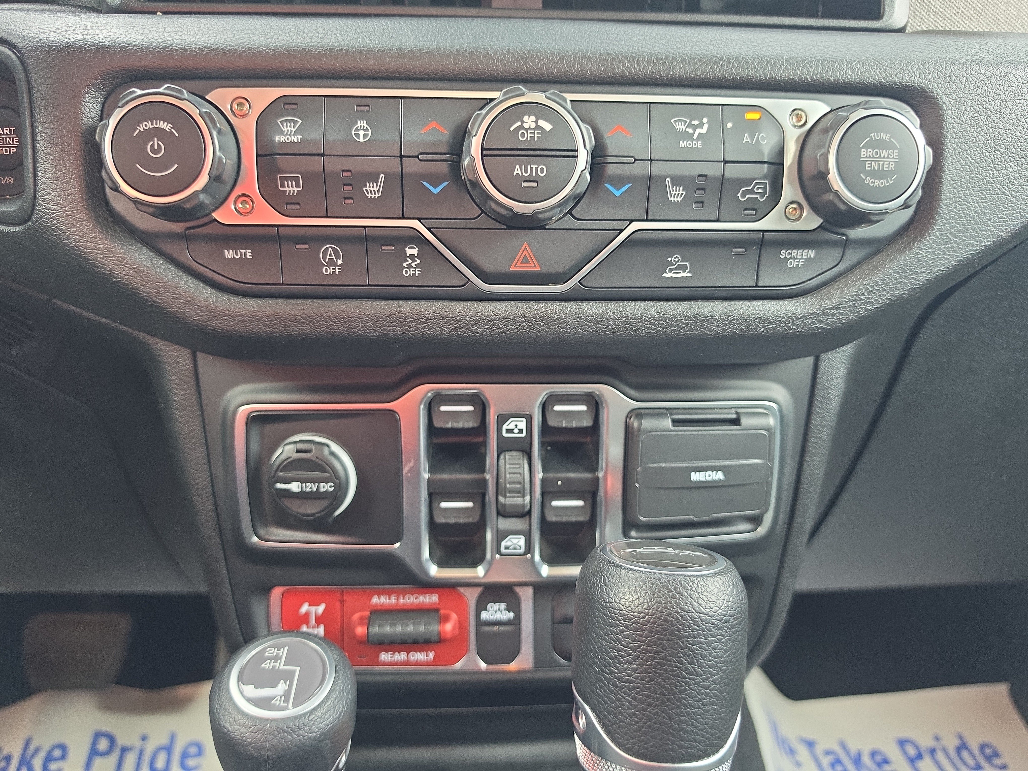 Used 2025 Jeep Gladiator Sport AWD/4WD image 29