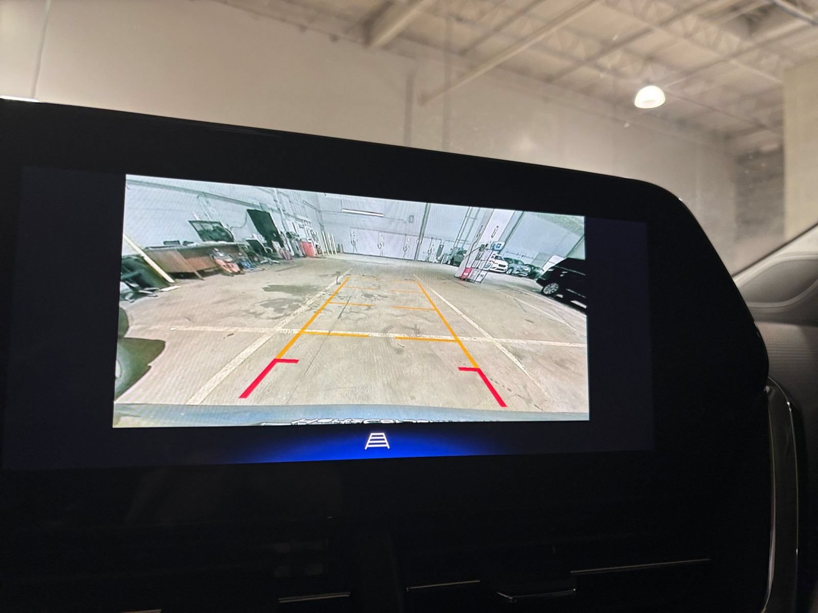Used 2025 Chevrolet Trax LT FWD image 21