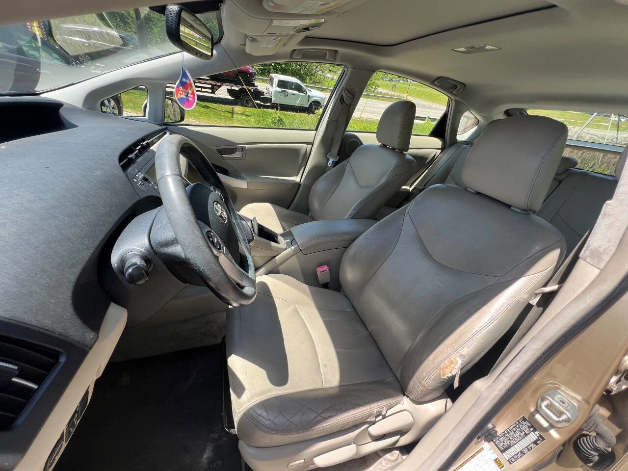 Used 2011 Toyota Prius Four w/ Solar Roof Pkg FWD image 10