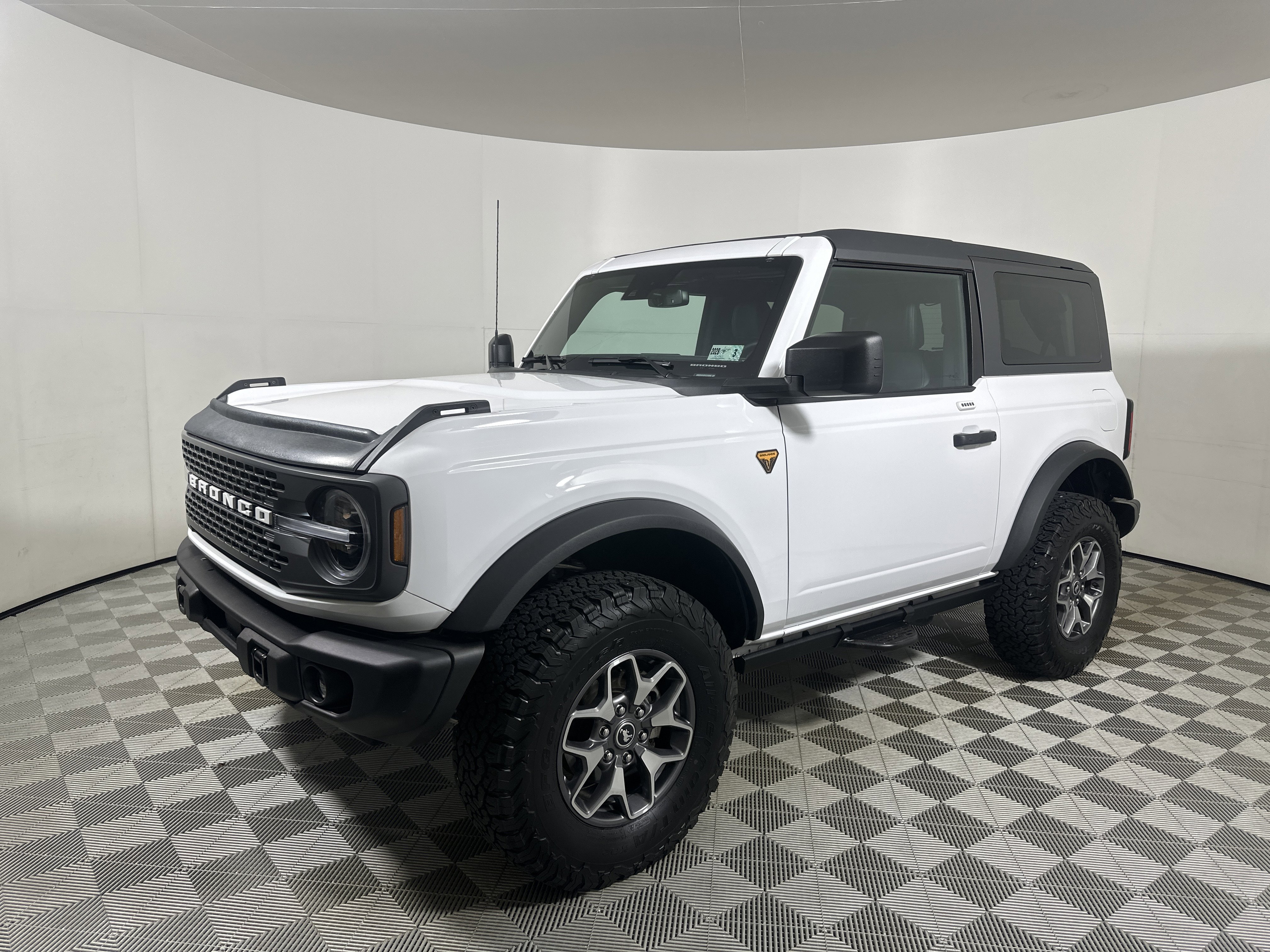 Used 2023 Ford Bronco Badlands image 3