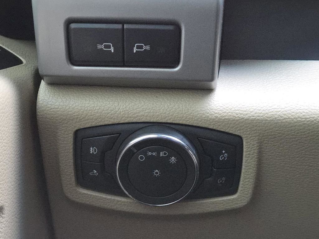 Used 2017 Ford F250 Lariat w/ Chrome Package image 29