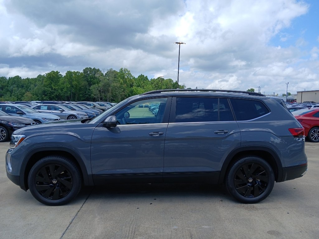 New 2026 Volkswagen Atlas SE FWD image 4