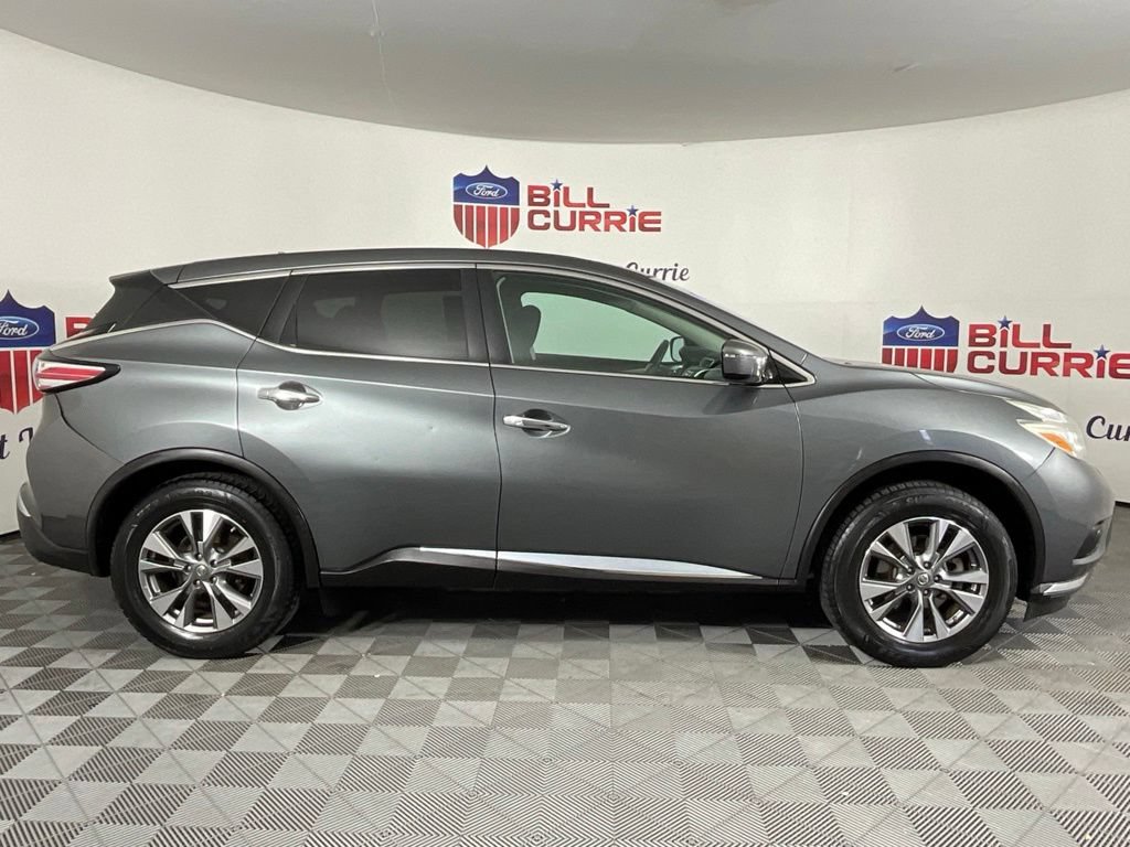 Used 2016 Nissan Murano S FWD image 2