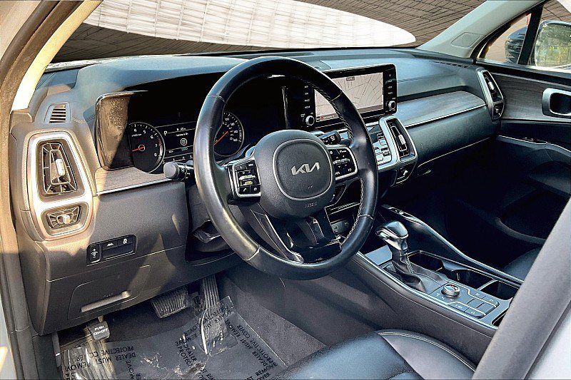 Used 2022 Kia Sorento S image 13