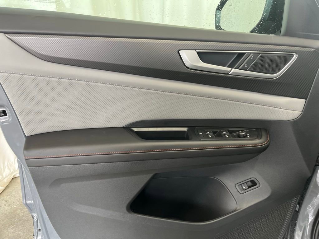 New 2026 Volkswagen Atlas Peak Edition image 9