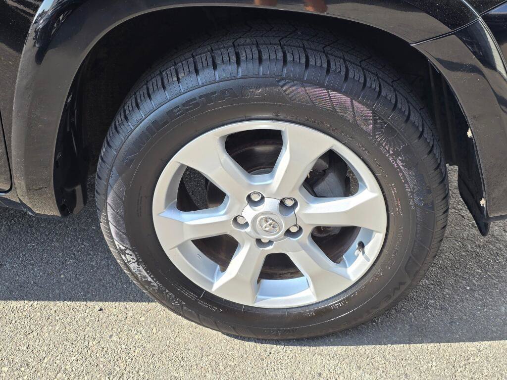 Used 2011 Toyota RAV4 Limited AWD/4WD image 9