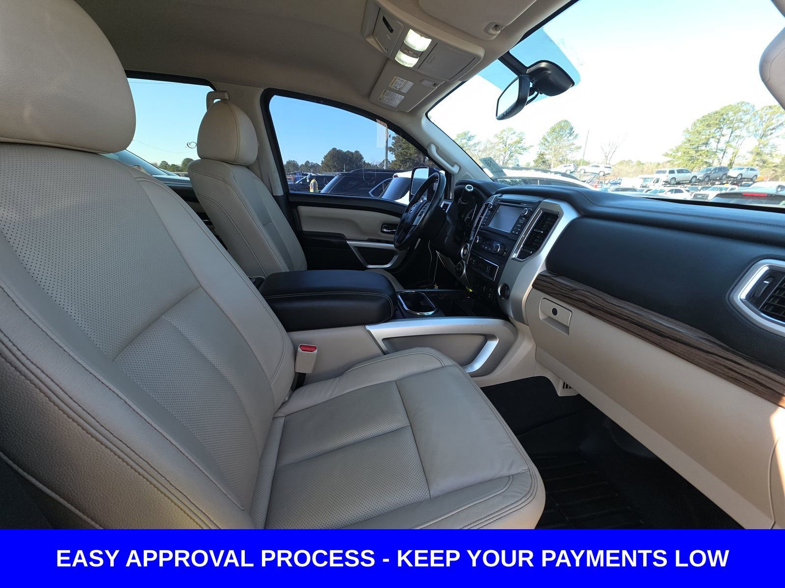 Used 2016 Nissan Titan SL image 18