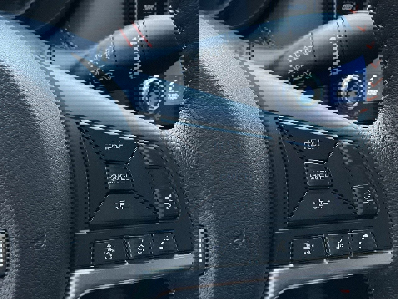 New 2025 Nissan Versa SR w/ Trunk Package image 21