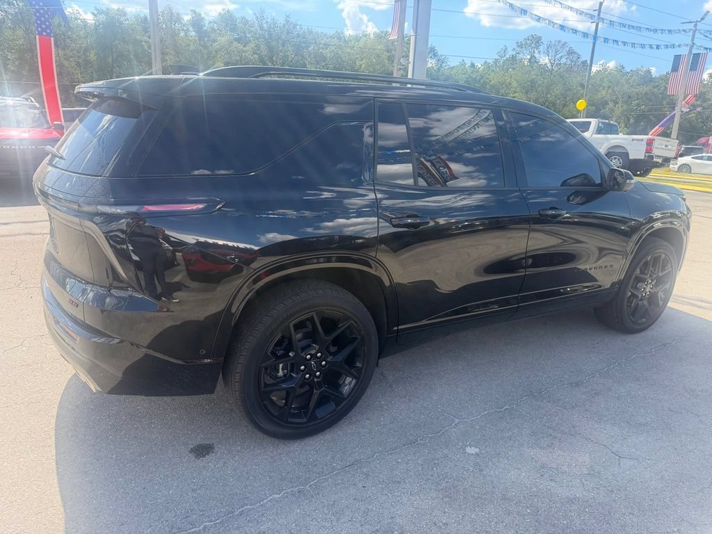 Used 2026 Chevrolet Traverse RS FWD image 3