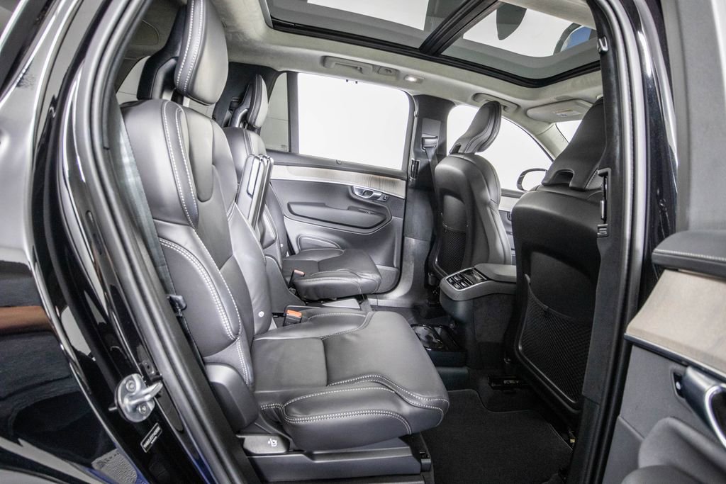 Used 2026 Volvo XC90 B6 Ultra w/ Lounge Package image 12