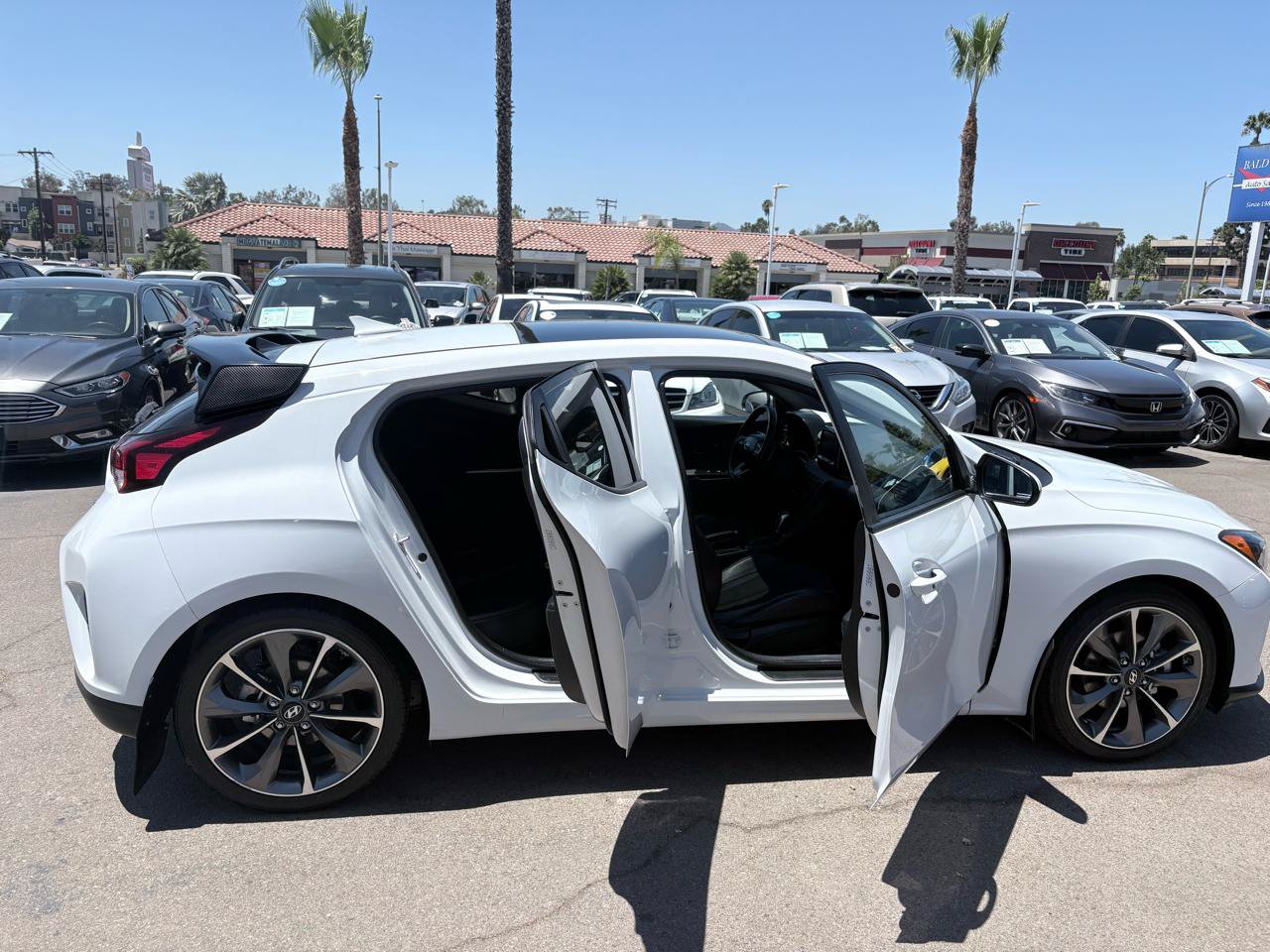 Used 2020 Hyundai Veloster 2.0 Premium FWD image 17