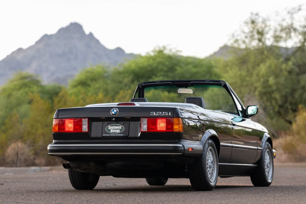 Used 1990 BMW 325i Convertible RWD image 7