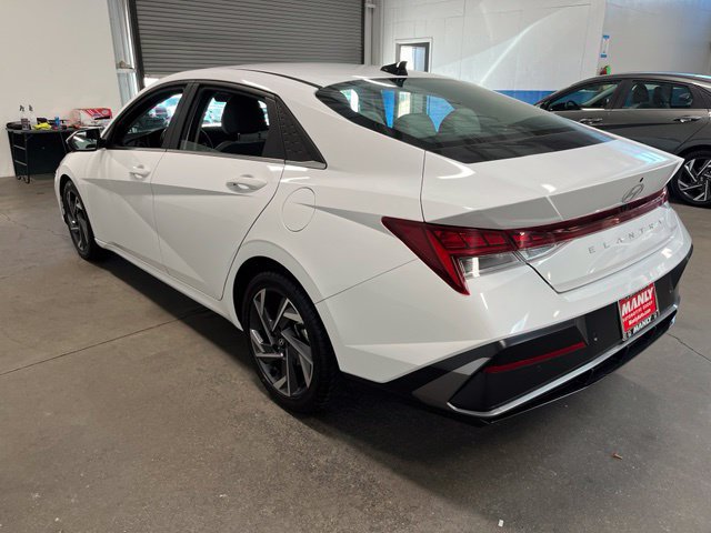 Used 2024 Hyundai Elantra Limited FWD image 5