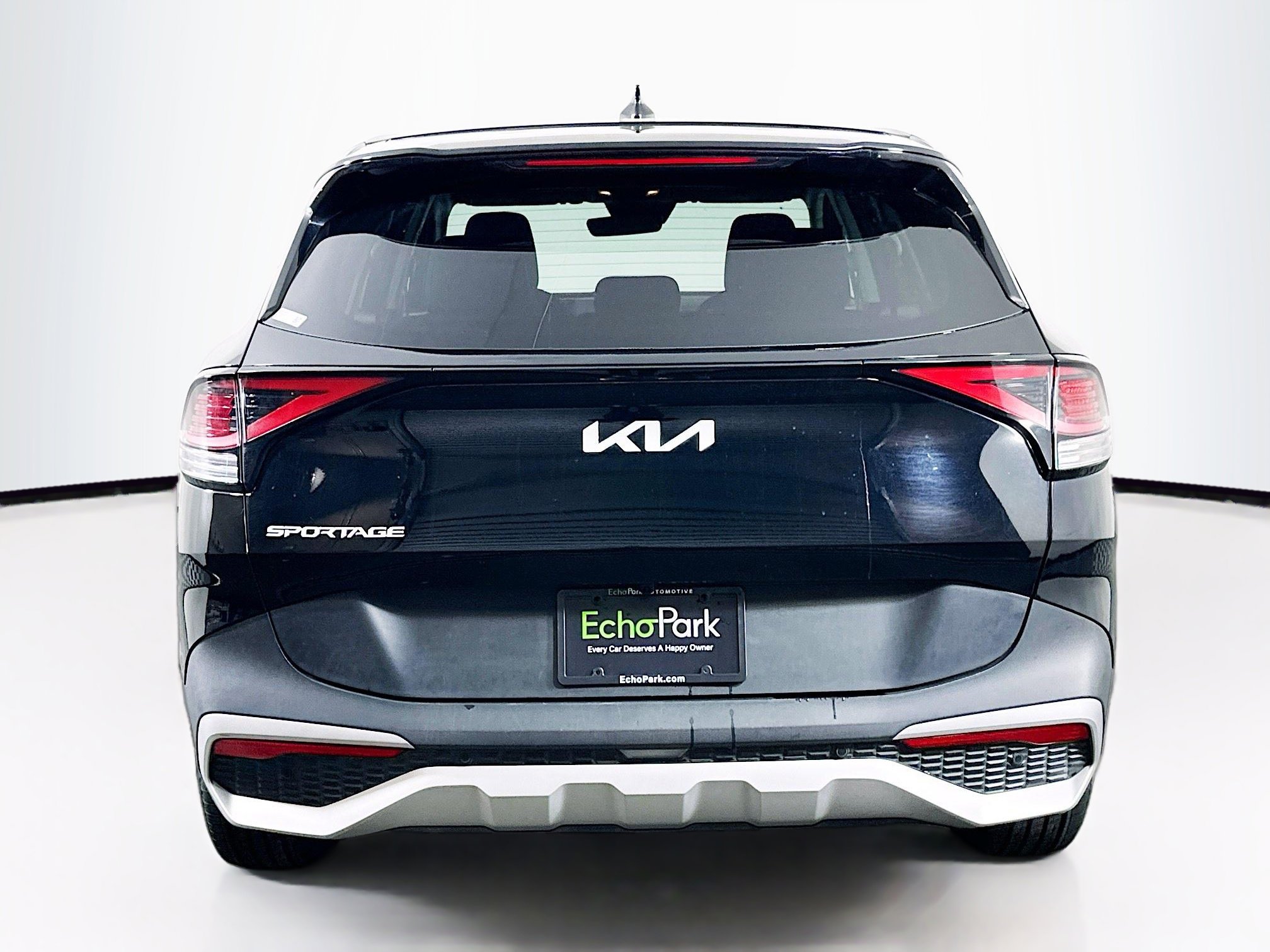 Used 2025 Kia Sportage LX image 7