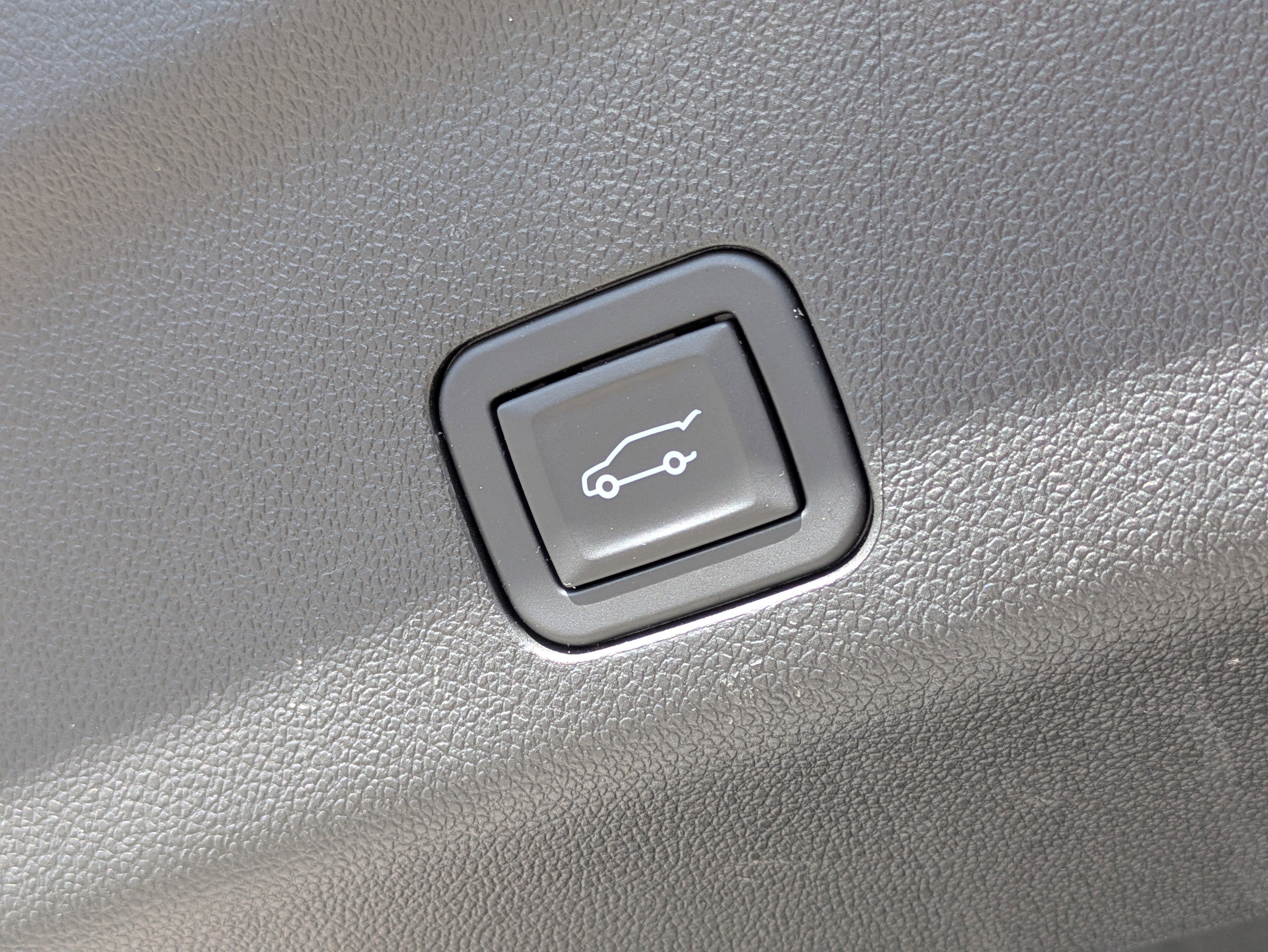 Used 2024 GMC Yukon XL Denali image 14