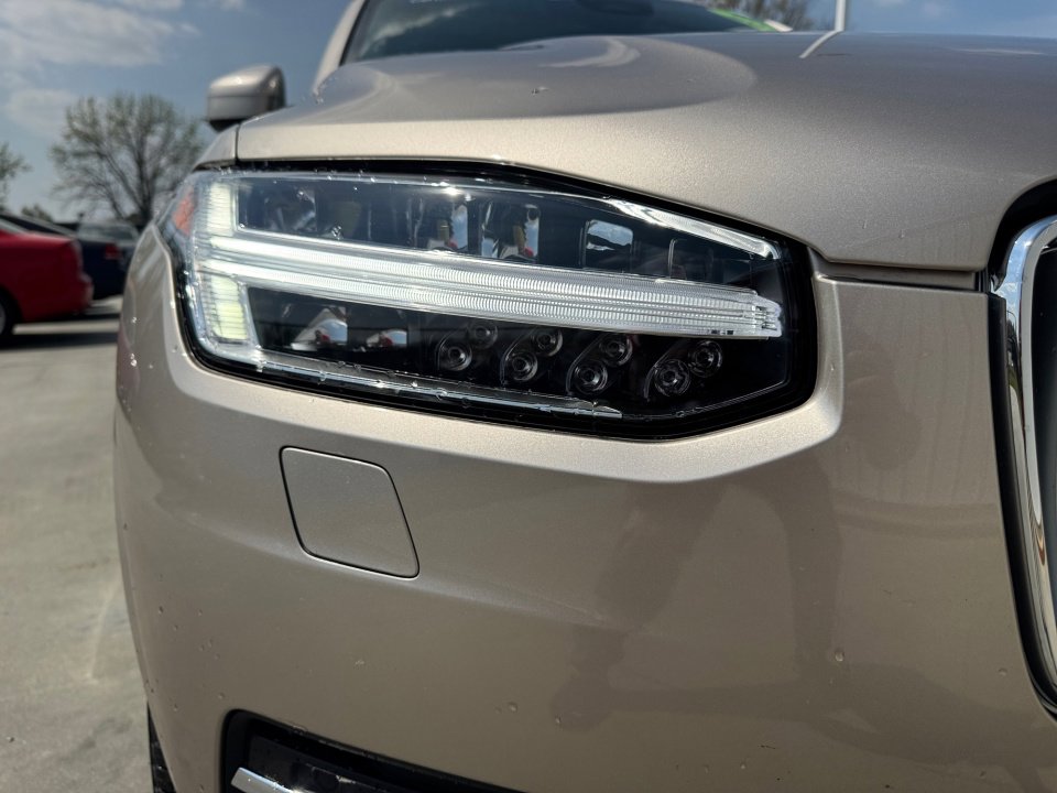 Certified 2024 Volvo XC90 B6 Plus w/ Protection Package image 24