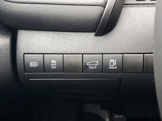 Used 2020 Toyota Camry SE image 18