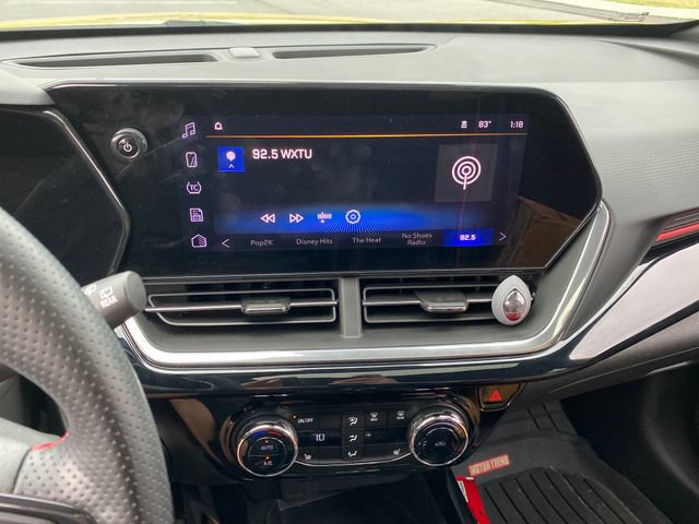 Used 2024 Chevrolet Trax RS w/ Sunroof Package FWD image 28
