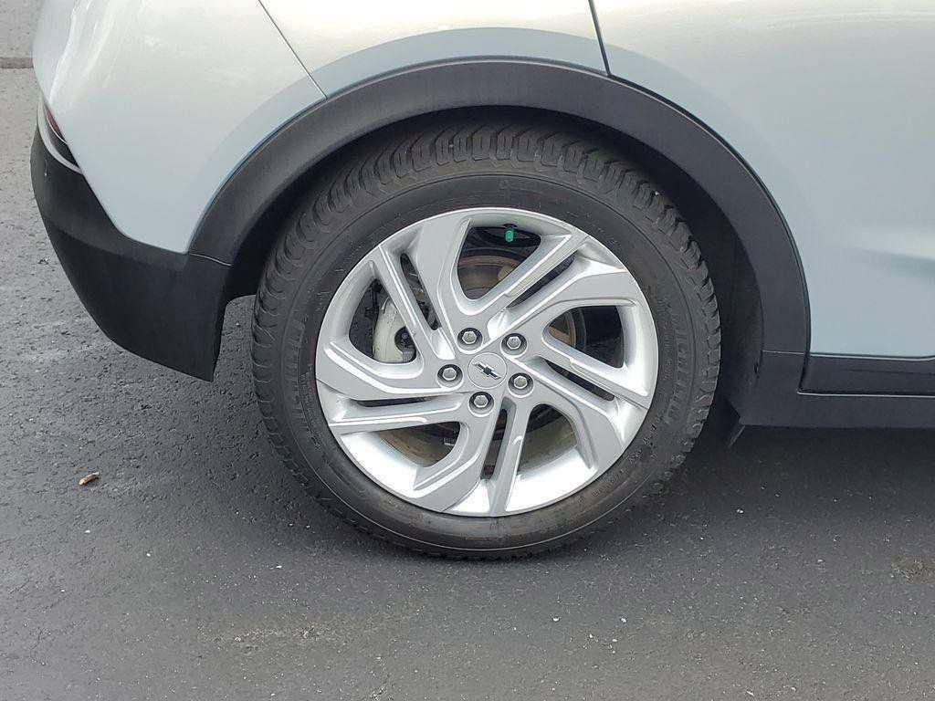 Used 2023 Chevrolet Bolt LT FWD image 29