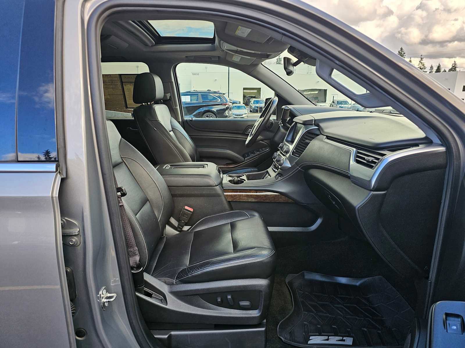 Used 2017 Chevrolet Tahoe LT image 11