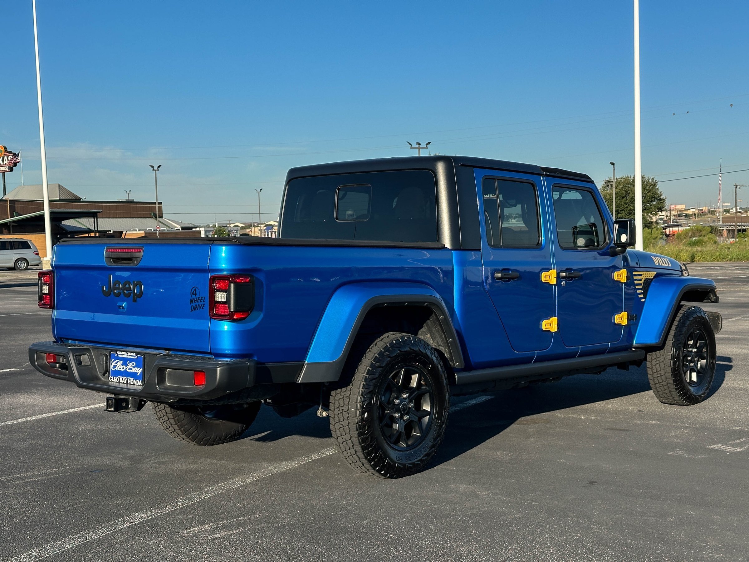 Used 2024 Jeep Gladiator Sport AWD/4WD image 6