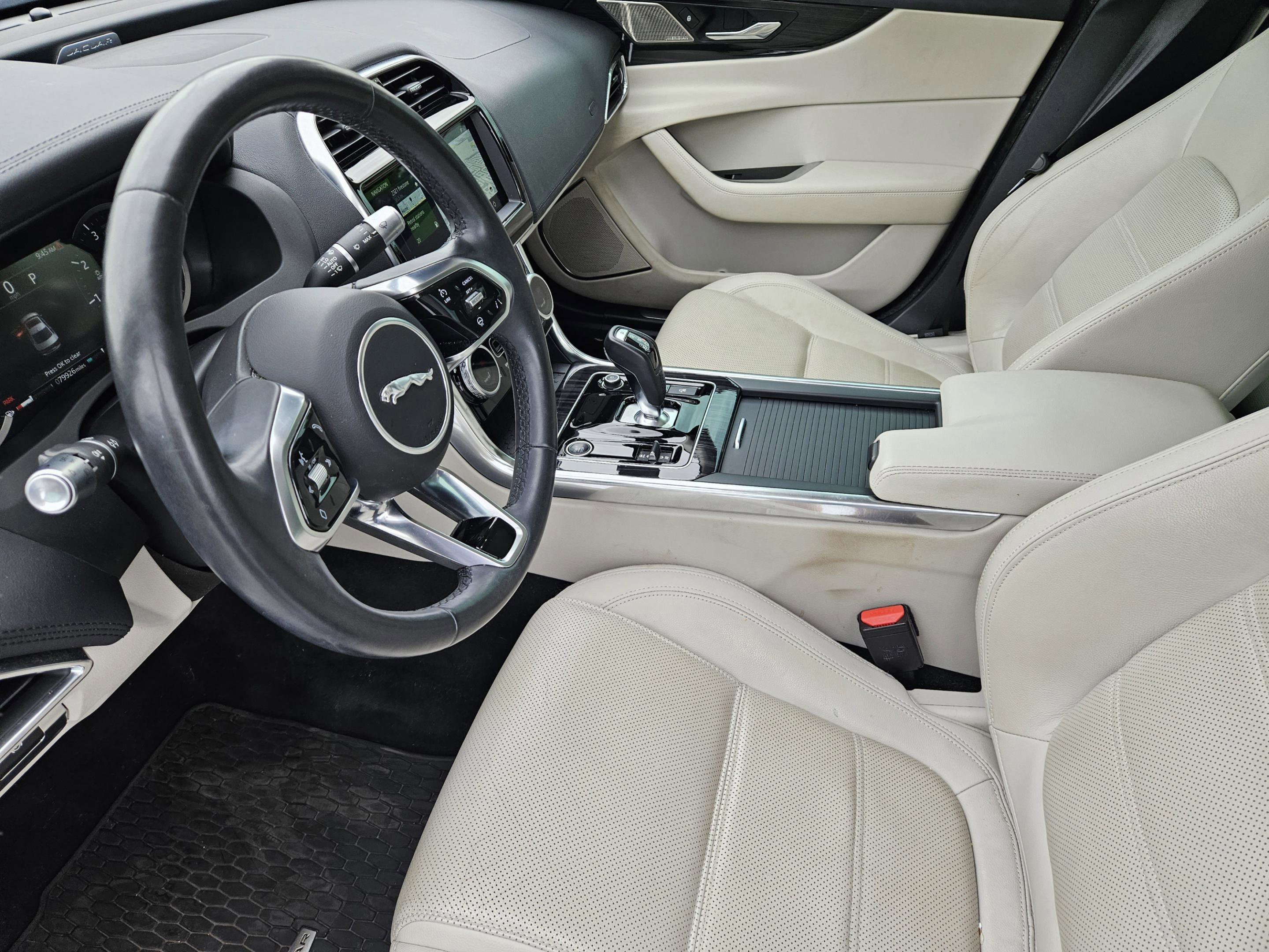 Used 2020 Jaguar XE S RWD image 15