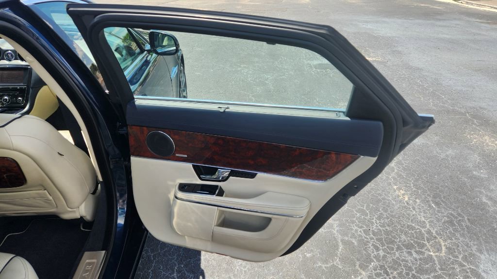 Used 2011 Jaguar XJ L Supercharged RWD image 13