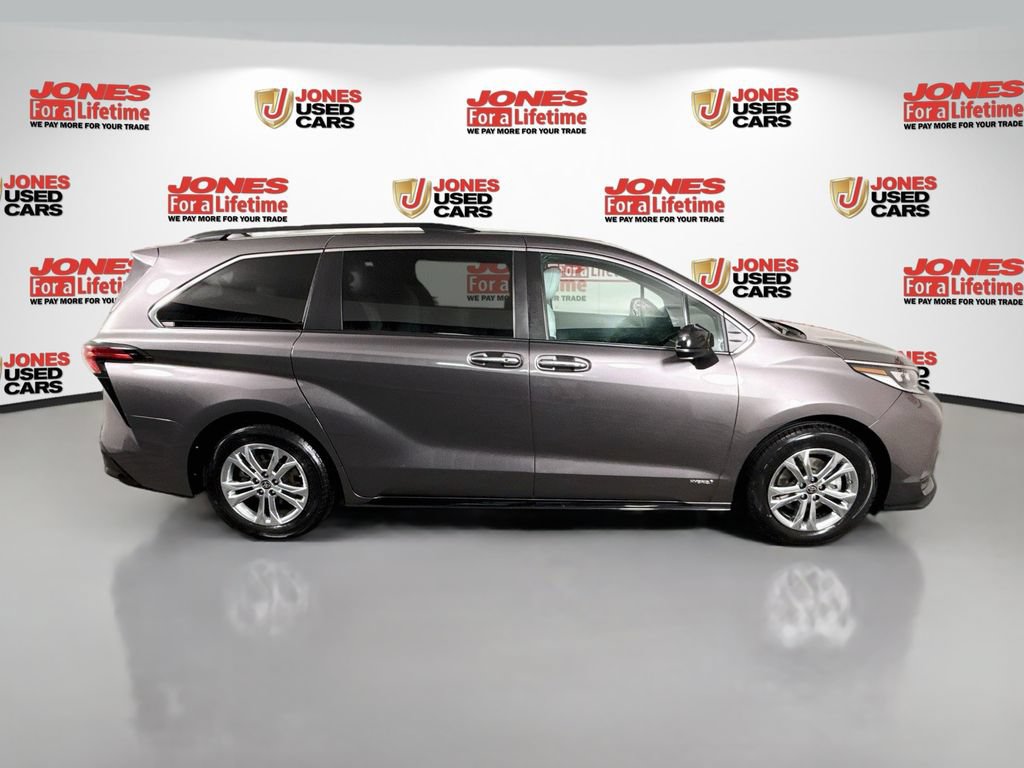 Certified 2021 Toyota Sienna XSE AWD/4WD image 19