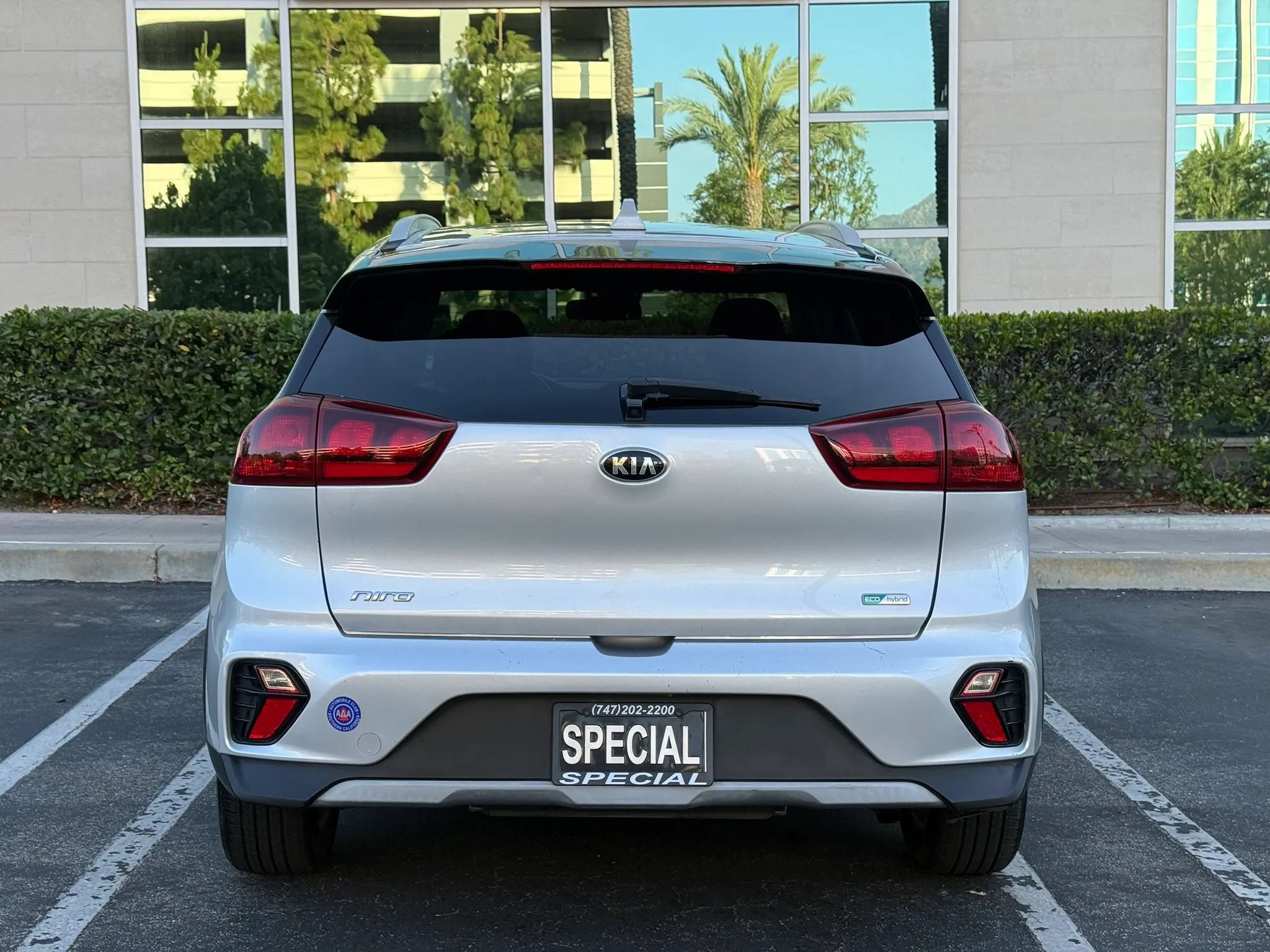 Used 2021 Kia Niro LXS FWD image 4