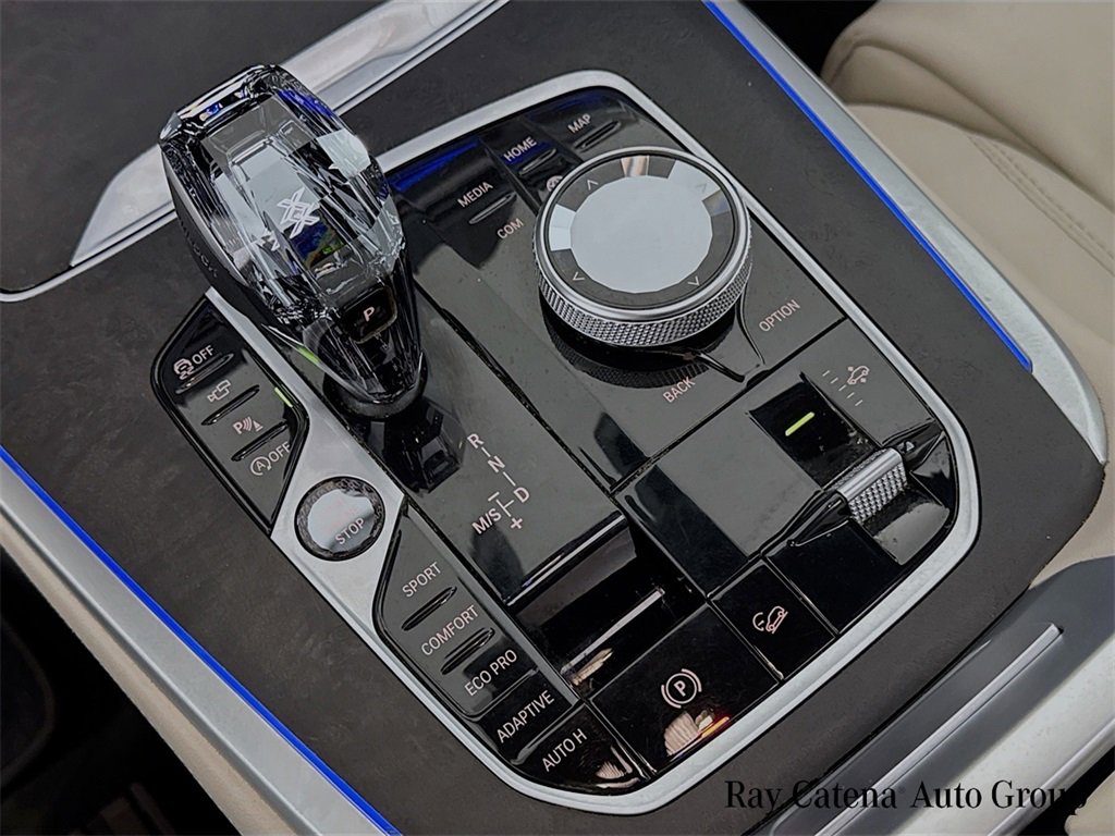 Used 2022 BMW X7 M50i image 17