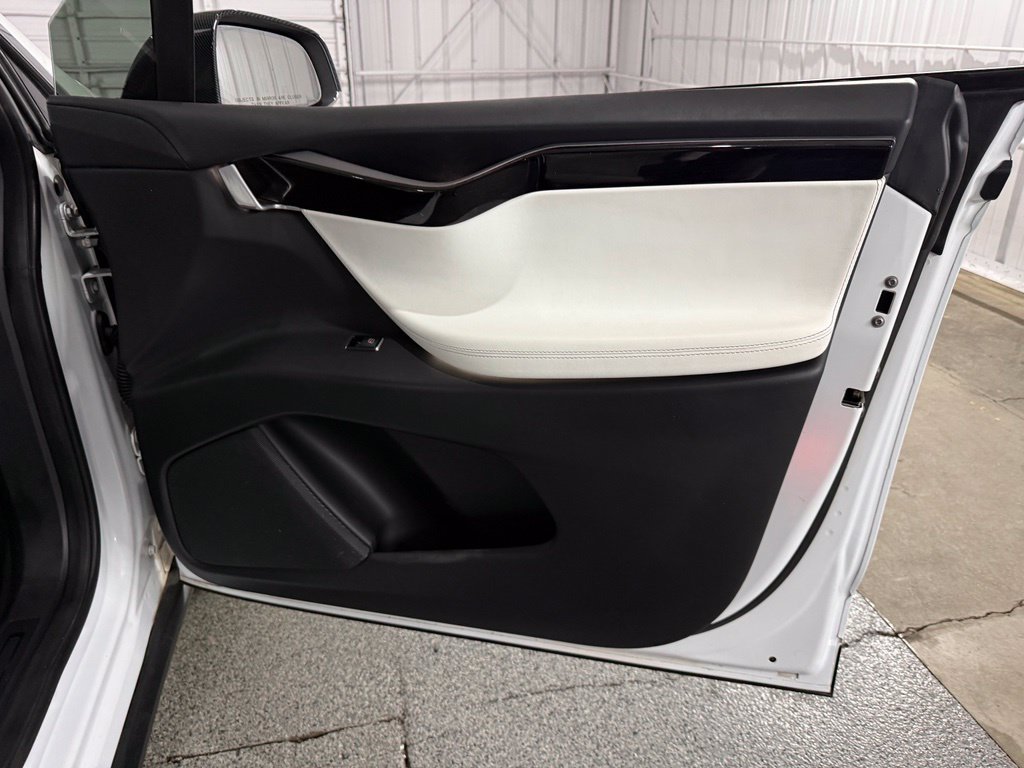 Used 2019 Tesla Model X Long Range AWD/4WD image 32