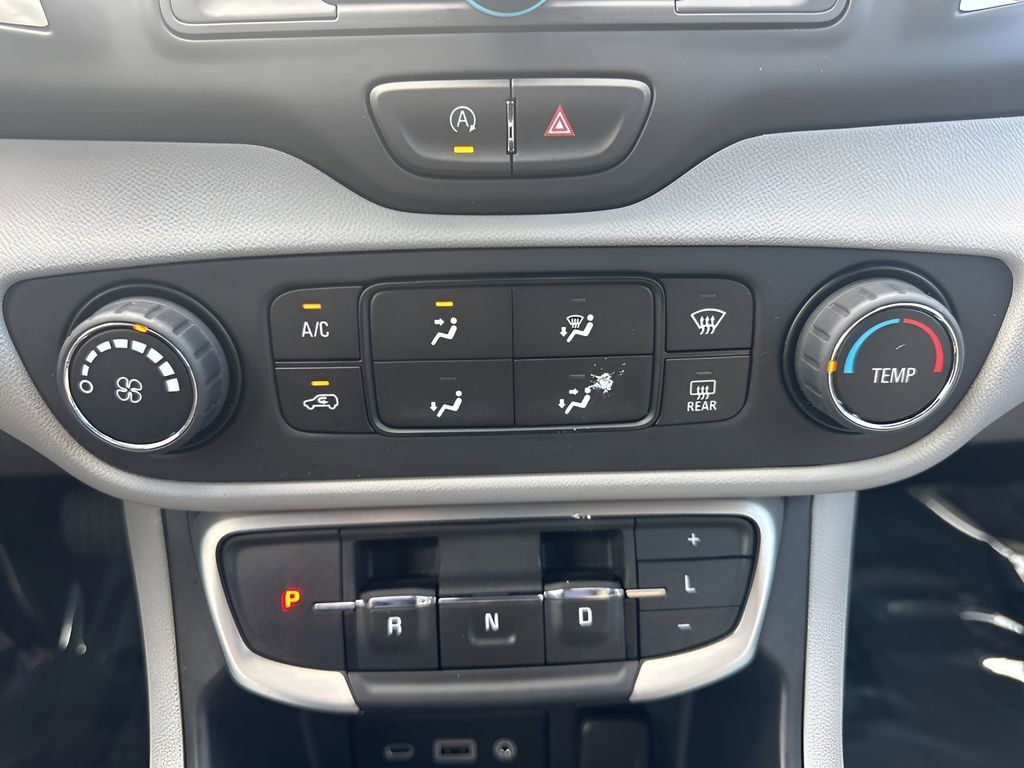 Used 2024 GMC Terrain SLE image 17