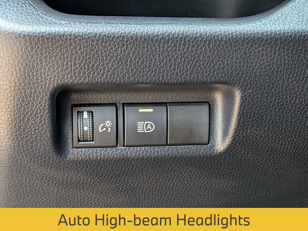 Used 2022 Toyota RAV4 XLE FWD image 20