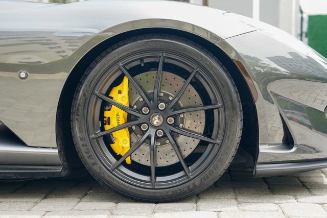 Used 2020 Ferrari 812 Superfast RWD image 38