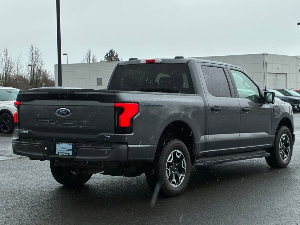 Used 2022 Ford F150 Lightning XLT image 7