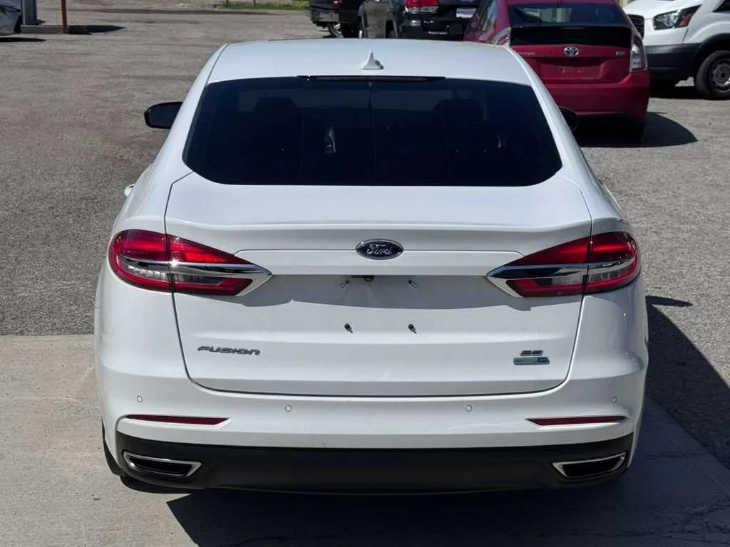 Used 2019 Ford Fusion SE AWD/4WD image 4