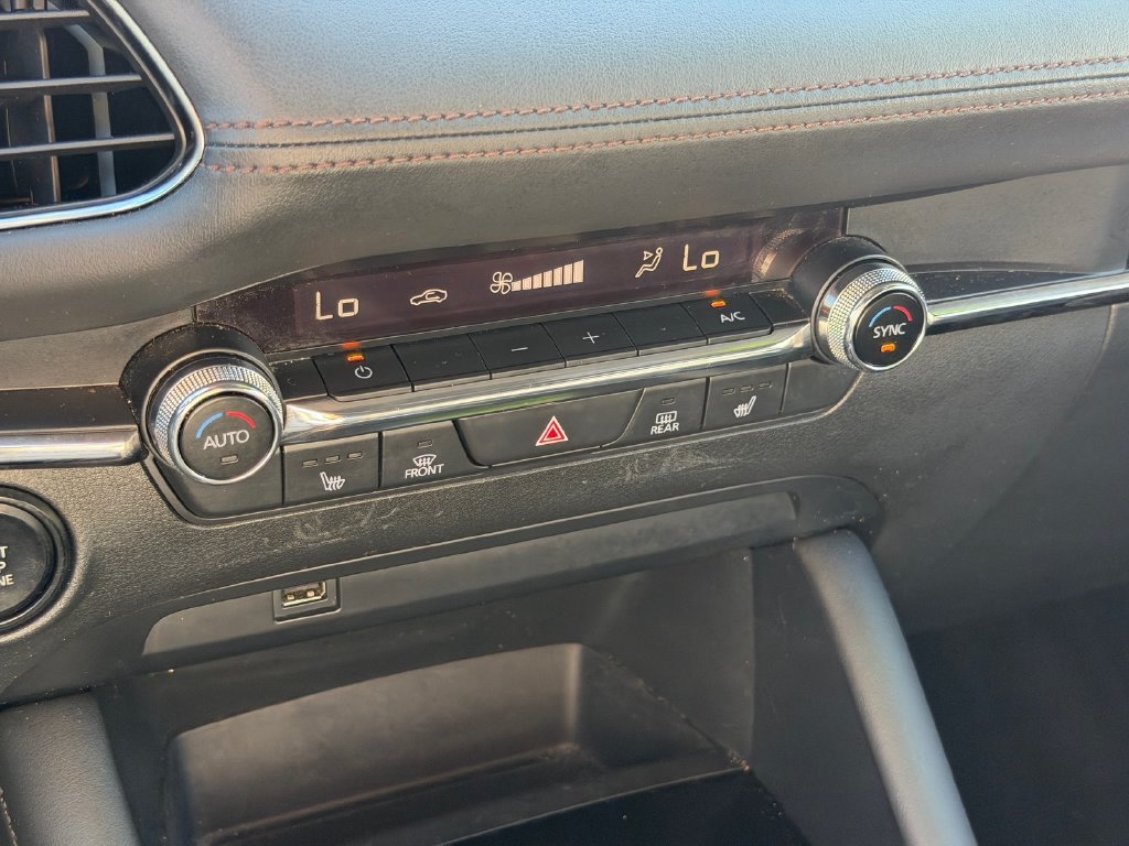 Used 2019 MAZDA MAZDA3 Hatchback w/ Preferred Package FWD image 25