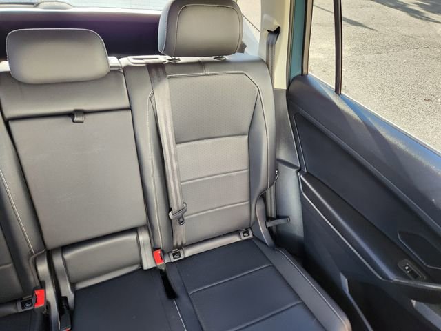 Used 2021 Volkswagen Tiguan SE image 17