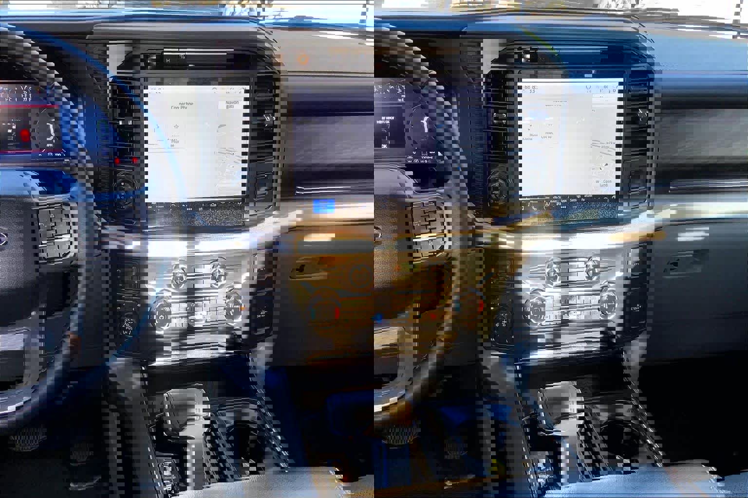 Used 2025 Ford F150 Lariat w/ Equipment Group 502A High image 7