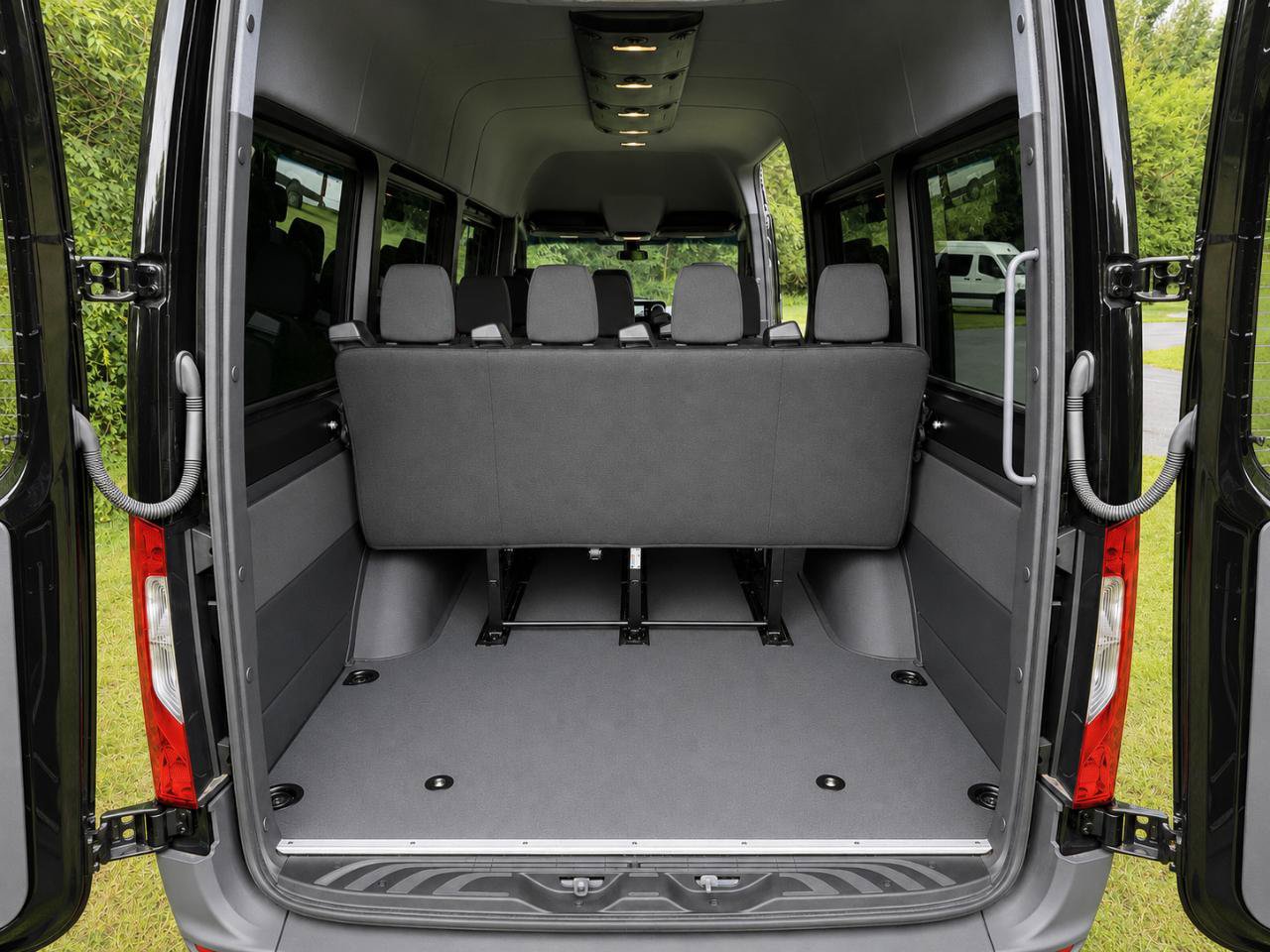 Used 2026 Mercedes-Benz Sprinter 2500 image 5