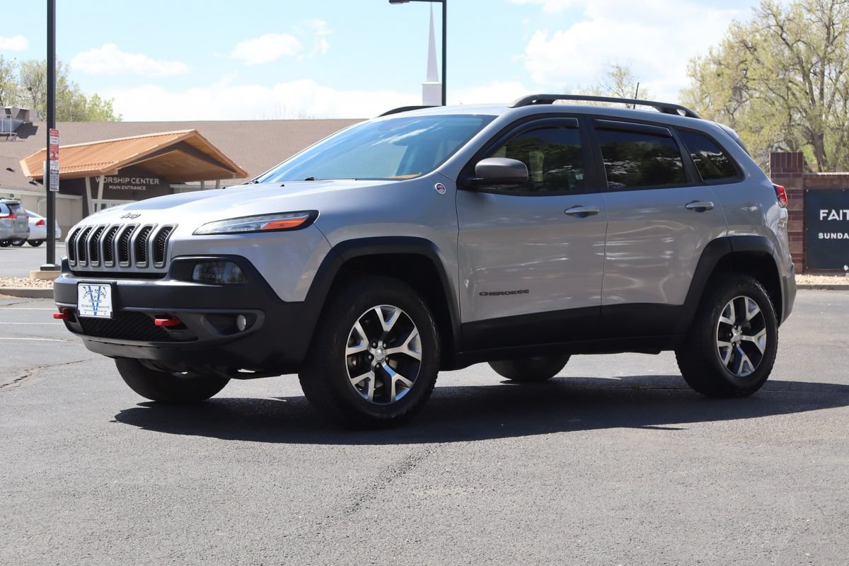 Used 2016 Jeep Cherokee Trailhawk w/ Cold Weather Group AWD/4WD image 11