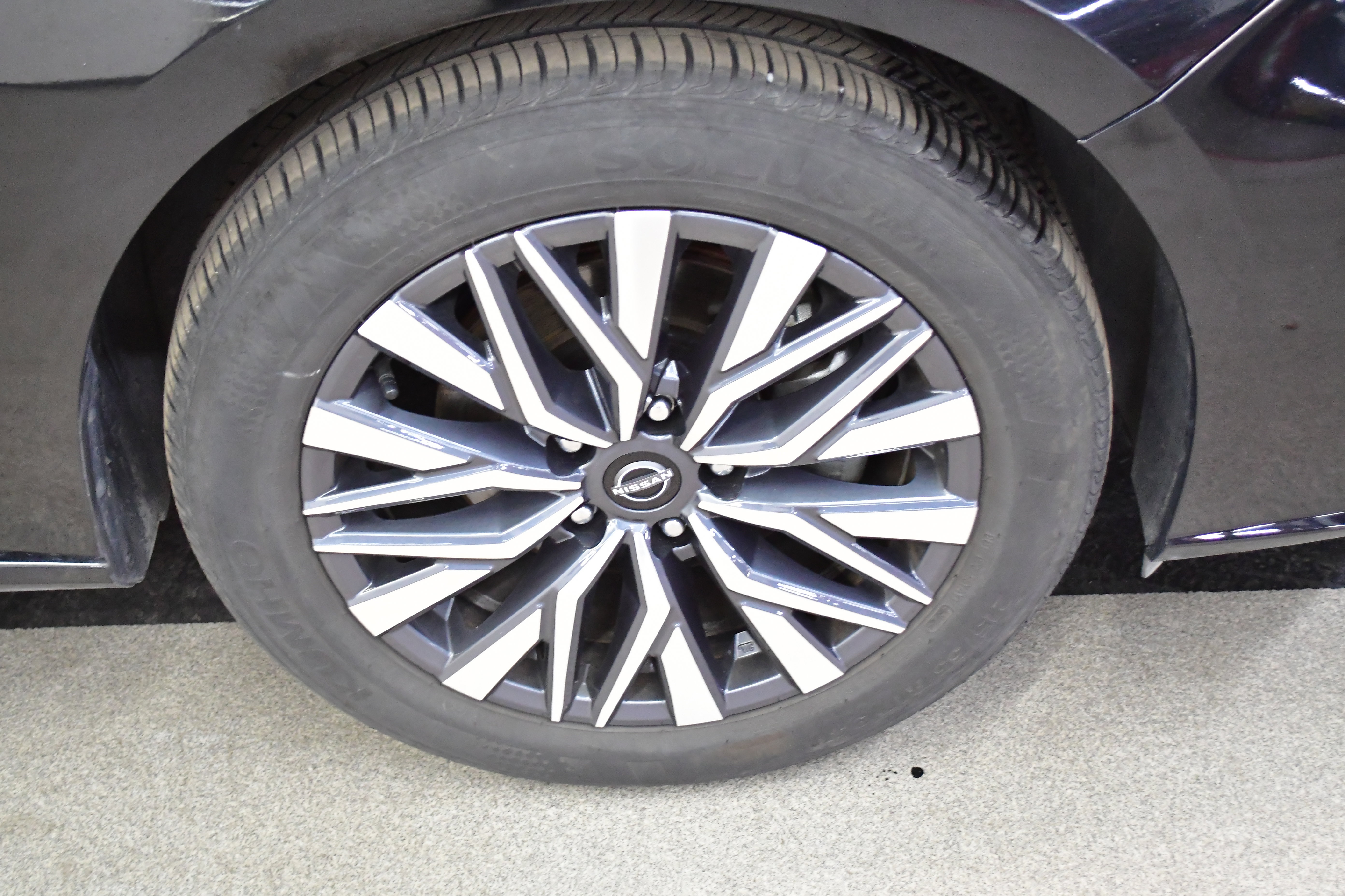 Used 2025 Nissan Altima 2.5 SV FWD image 33