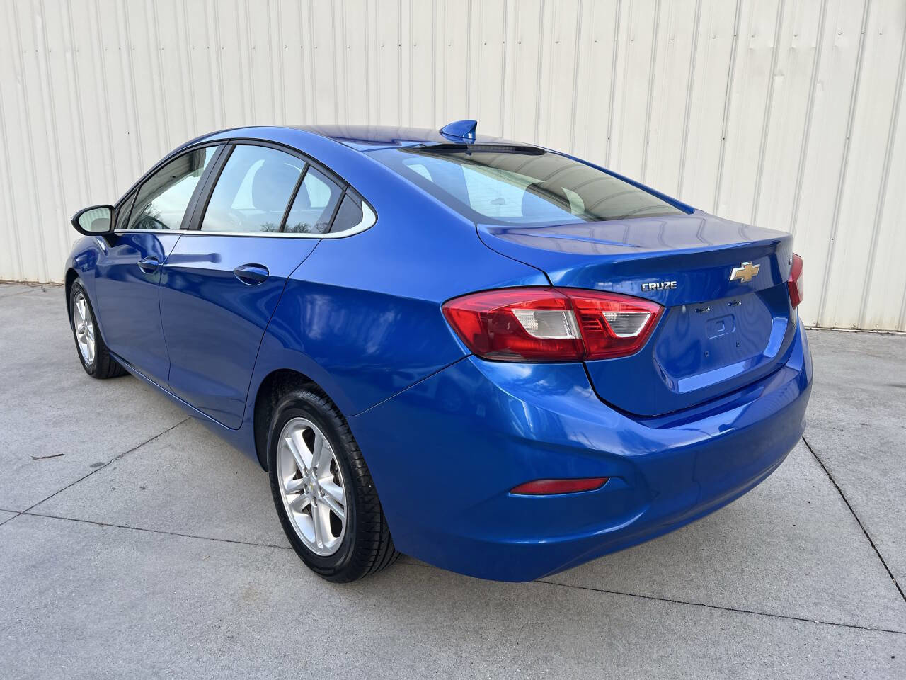 Used 2017 Chevrolet Cruze LT image 5